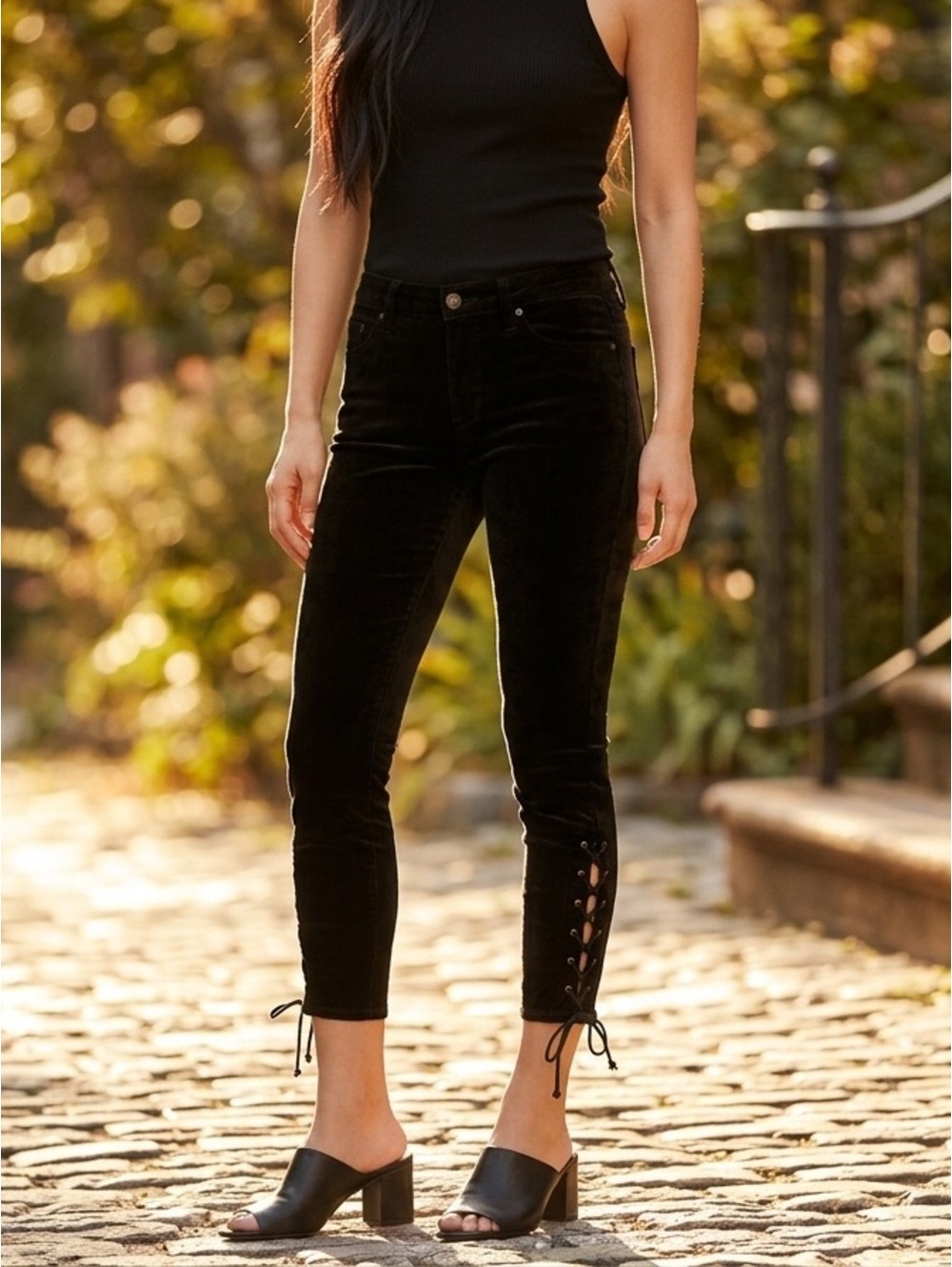 28 Hudson Jeans Nix High-Rise Velvet Lace Up Cropped Pants